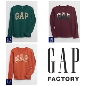 Bundle of THREE GAP Factory Boy’s Logo T-Shirts Size S (6/7)
